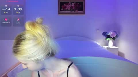 julieblazex online show from August 6, 9:25 pm