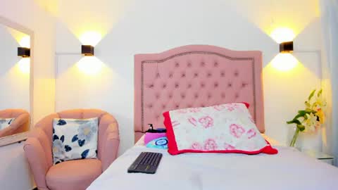 Julieehabubu online show from August 14, 7:34 am