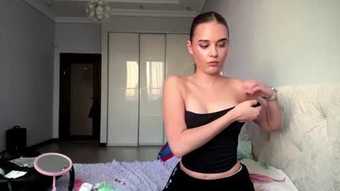 Meris online show from July 23, 6:43 pm