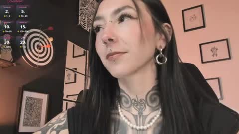 juliet_sourire online show from August 5, 2:15 pm