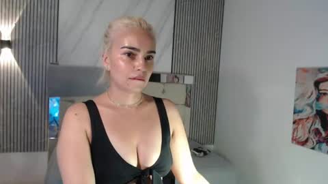 Julierta online show from August 10, 1:40 am