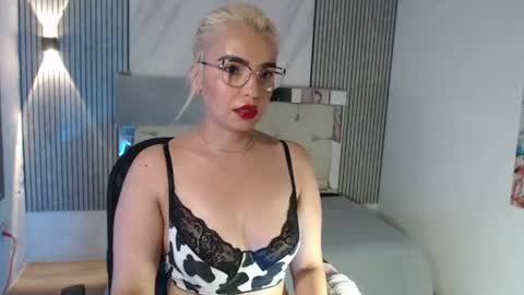 Julierta online show from August 11, 8:44 pm