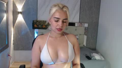 Julierta online show from August 15, 2:37 am