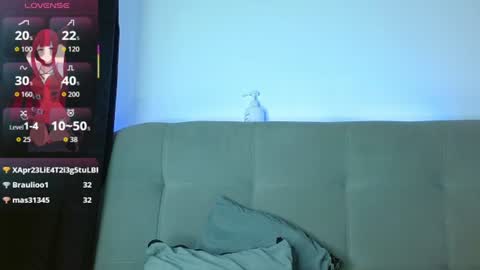 juliethamarquezz online show from August 1, 8:42 am