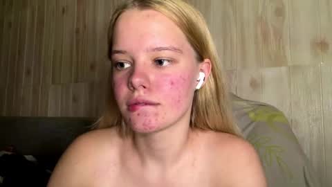 Malin online show from August 8, 5:13 pm