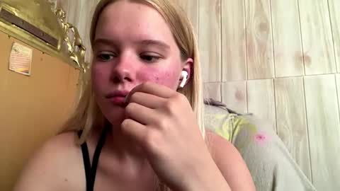 Malin online show from August 12, 9:33 am