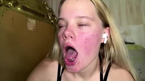 Malin online show from August 13, 7:39 pm