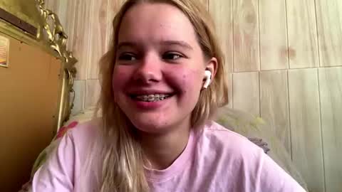 Malin online show from August 14, 5:22 am