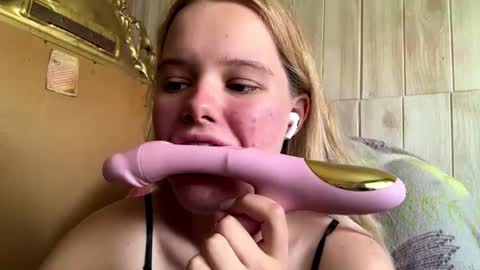 Malin online show from August 14, 6:28 am