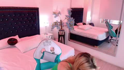 Julieta  online show from August 13, 10:35 pm