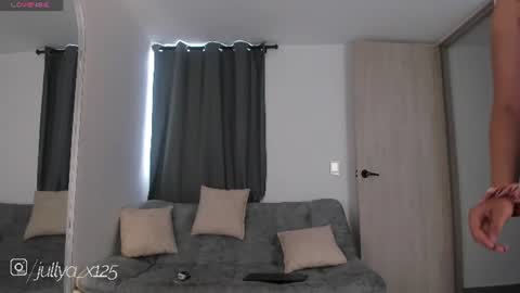 jullya    630  1330 -5 online show from July 3, 9:39 pm