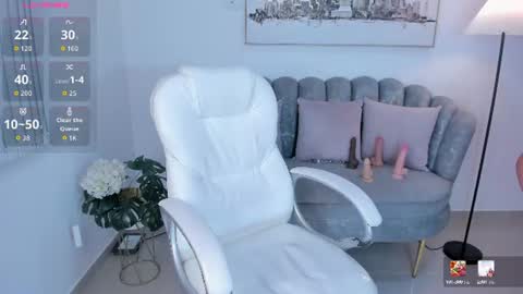July Adams online show from August 7, 8:14 am