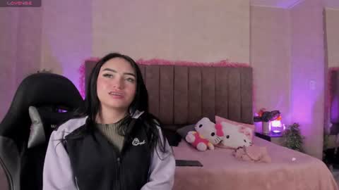 june__moon online show from August 3, 10:44 am