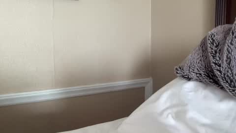 Flirty influncer online show from August 4, 1:52 pm