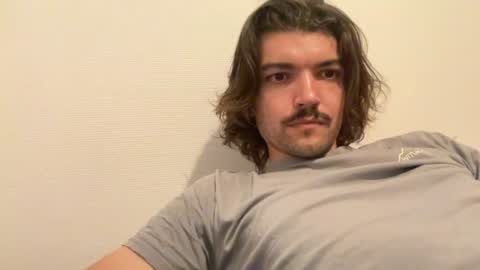 just_a_guy_with_a_big_cock online show from June 19, 8:20 pm
