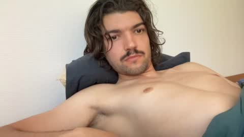 just_a_guy_with_a_big_cock online show from June 29, 8:29 am