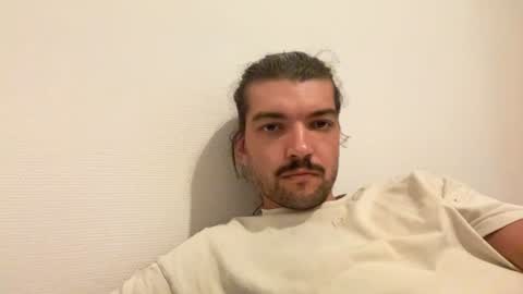 just_a_guy_with_a_big_cock online show from August 15, 12:42 pm