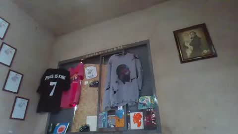 just_kisses online show from August 15, 2:32 pm