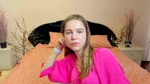 just_l0ve_me online show from August 3, 11:39 am
