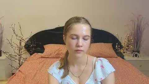 just_l0ve_me online show from August 5, 8:12 am