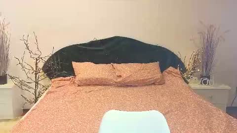 just_l0ve_me online show from August 8, 7:19 am