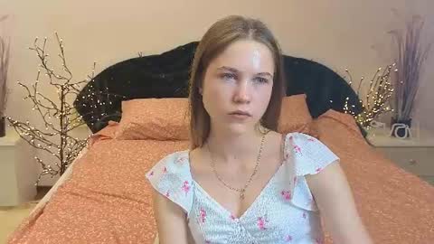 just_l0ve_me online show from August 9, 9:43 am