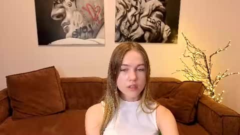 just_l0ve_me online show from August 15, 7:12 am
