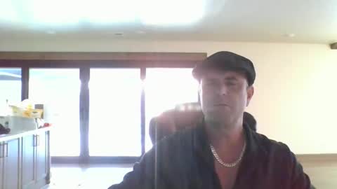 Tohiptwoquit online show from March 1, 12:57 pm