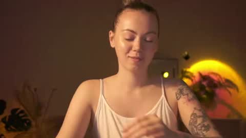 Hi Im Katarina Lets get up our Christmas mood together online show from July 31, 11:38 am