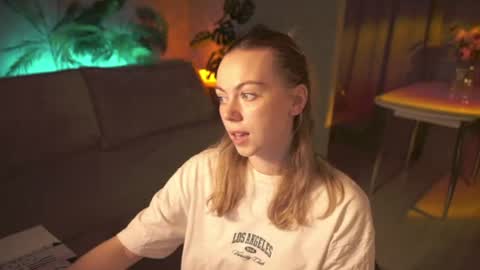 Hi Im Katarina Lets get up our Christmas mood together online show from August 8, 4:29 pm