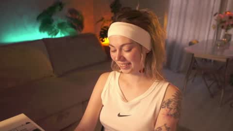 Hi Im Katarina Lets get up our Christmas mood together online show from August 14, 1:48 pm