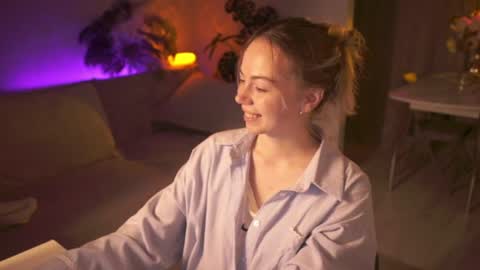 Hi Im Katarina Lets get up our Christmas mood together online show from August 15, 8:24 pm
