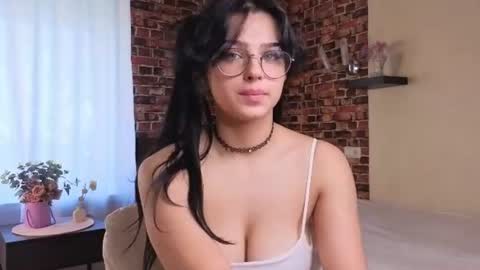 Holly online show from August 12, 4:15 am
