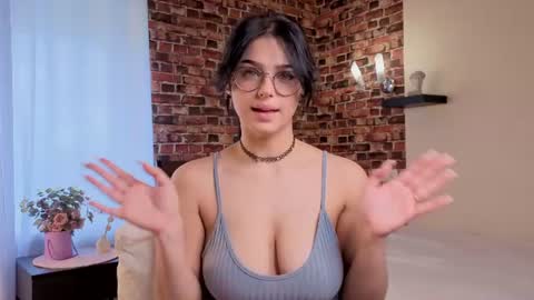 Holly online show from August 14, 3:10 am