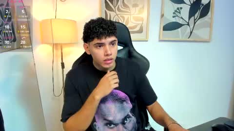 justin_payn14 online show from August 29, 12:26 pm