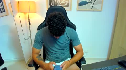 justin_payn14 online show from September 10, 12:15 pm
