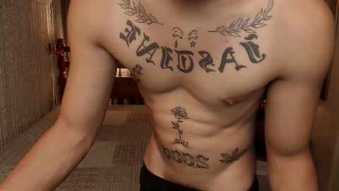 justine_hunk online show from June 2, 10:07 am