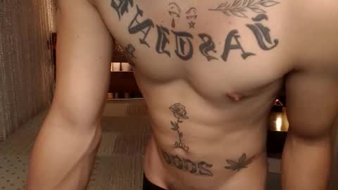 justine_hunk online show from June 3, 6:28 am
