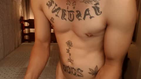 justine_hunk online show from June 12, 4:25 pm