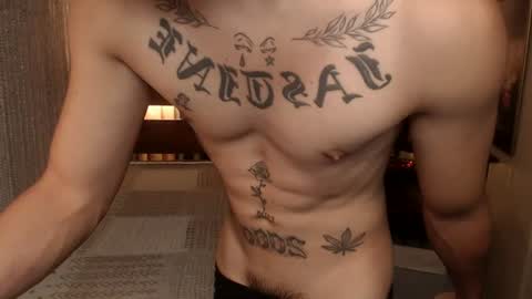 justine_hunk online show from June 15, 6:22 am