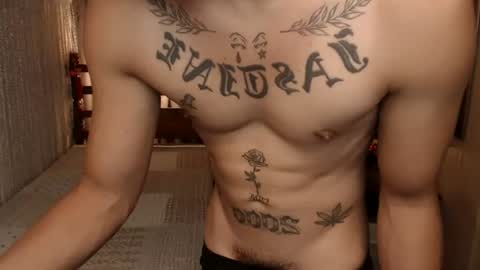 justine_hunk online show from June 15, 8:34 am