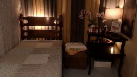 justine_hunk online show from June 17, 6:34 am
