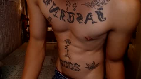 justine_hunk online show from August 17, 7:13 am