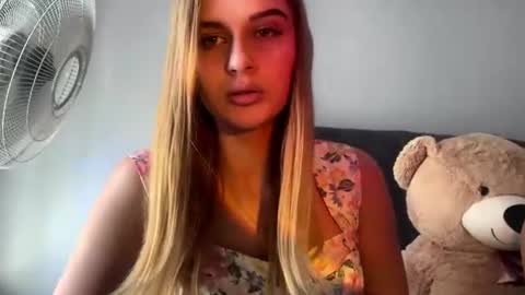 Lina online show from August 7, 12:16 pm
