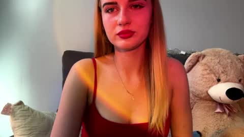 Lina online show from August 8, 10:15 am