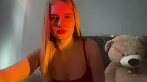 Lina online show from August 8, 2:50 pm