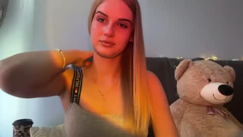 Lina online show from August 10, 9:11 am