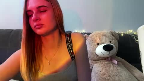 Lina online show from August 10, 11:33 am
