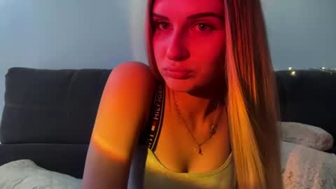 Lina online show from August 10, 3:02 pm