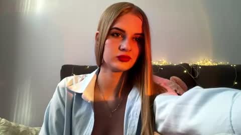 Lina online show from August 12, 1:02 pm